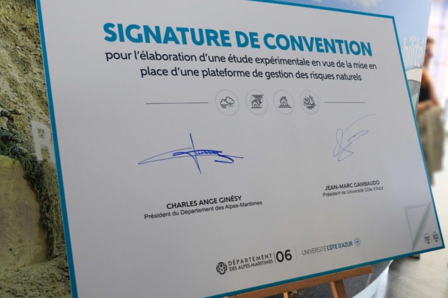 Signature Convention CD06 Signature de convention: plateforme de gestion de risques naturels Alpes-Maritimes