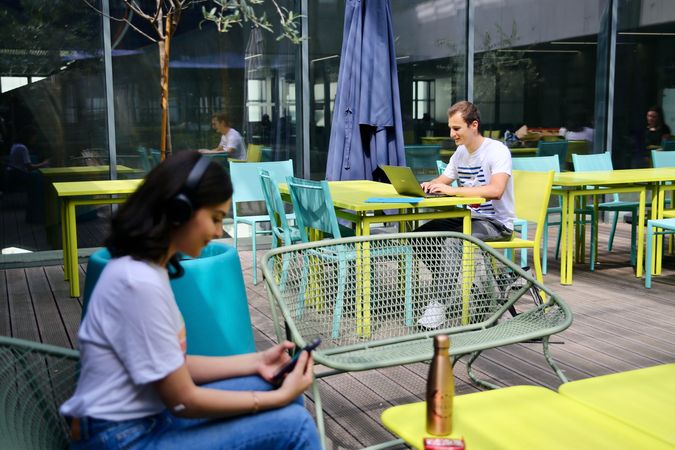 imredd-etudiants-patio